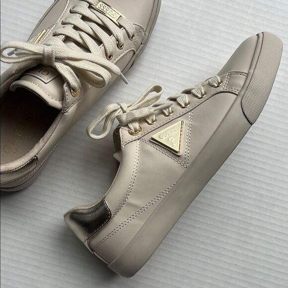 GUESS Cream Sneakers size 7.5 - Picture 3 of 14